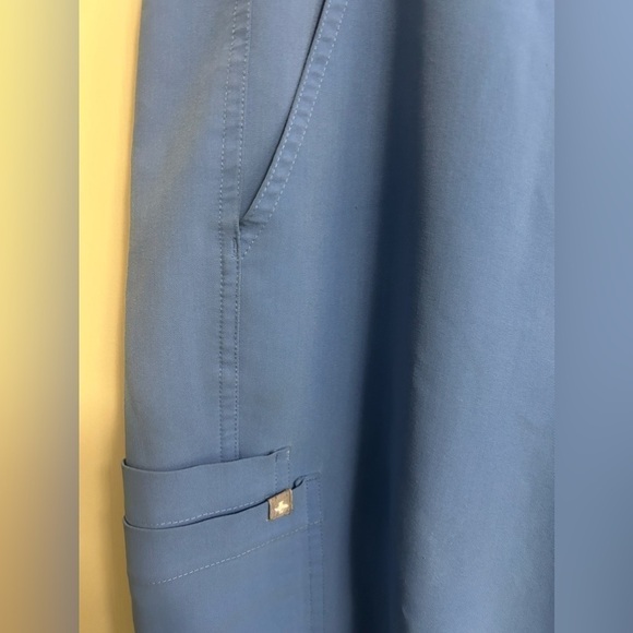 FIGS Technical Collection Healthcare Axim Scrub Pants Size Medium - Picture 2 of 7